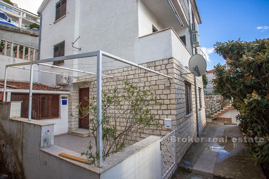 Makarska - Apartament z dwiema sypialniami i częściowym widokiem na morze