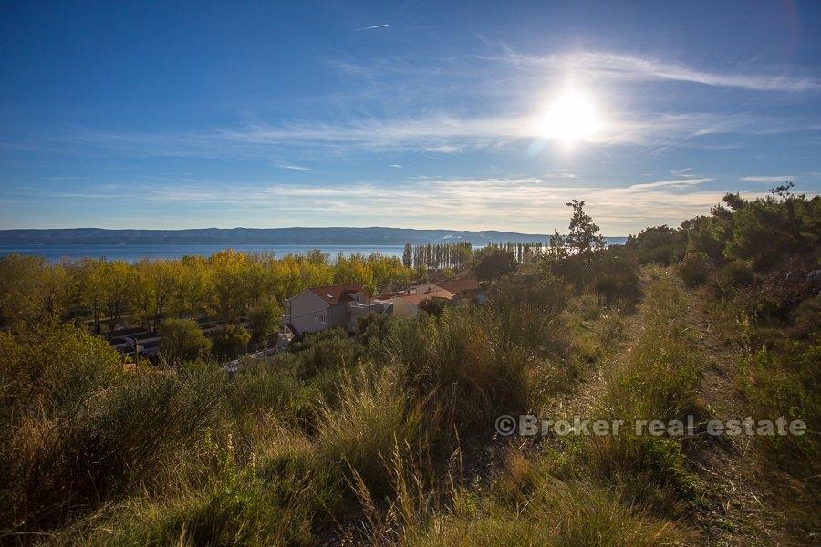 Omiš, stavebná pôda s výhľadom na more