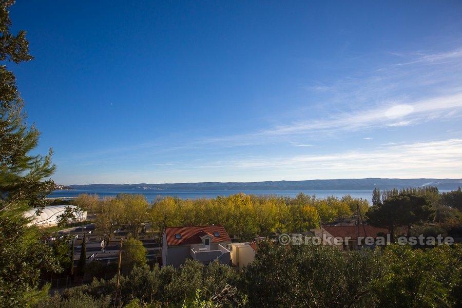 Omiš, stavebná pôda s výhľadom na more