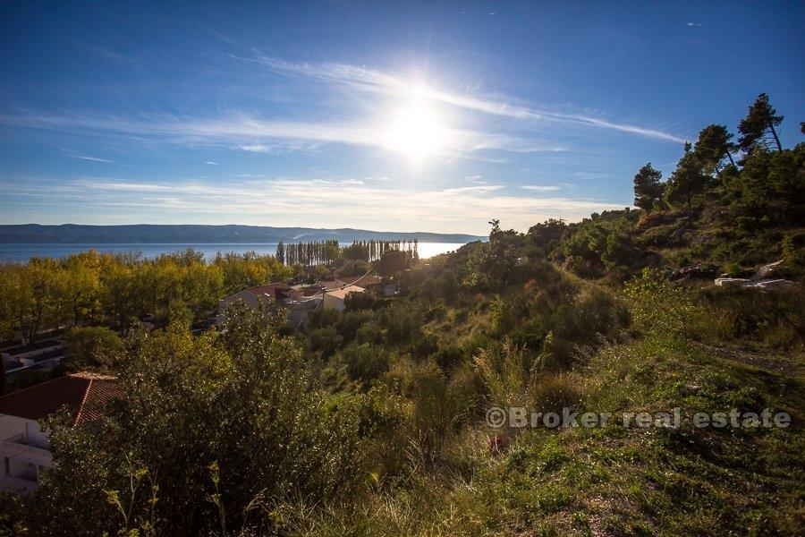 Omiš, stavebná pôda s výhľadom na more