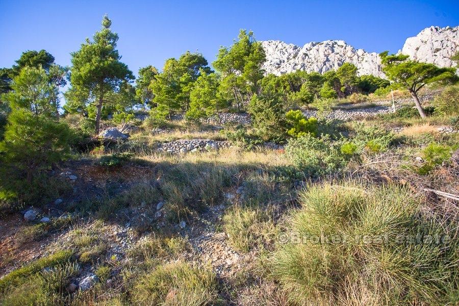 Omiš, stavebná pôda s výhľadom na more