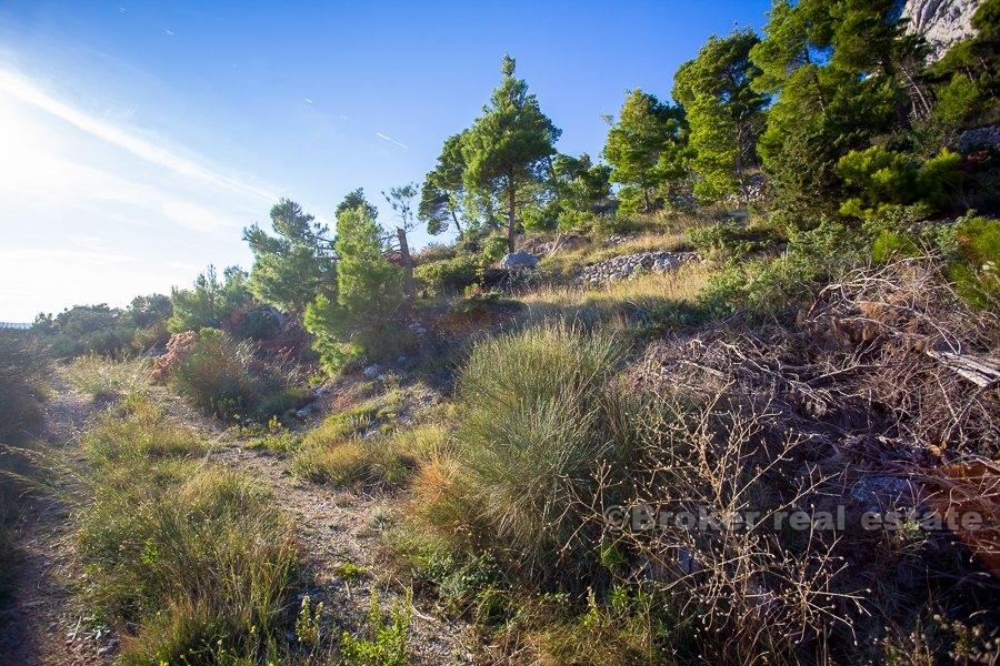 Omiš, stavebná pôda s výhľadom na more