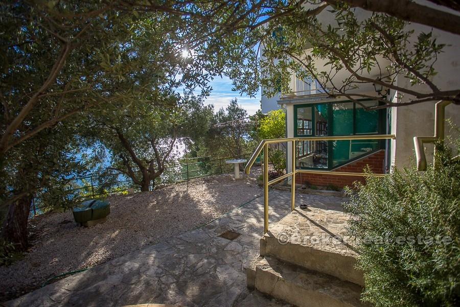 Omiš - dvojdomek u moře