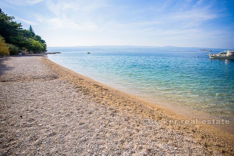 Omis Riviera, Baugrundstück mit schönem Meerblick