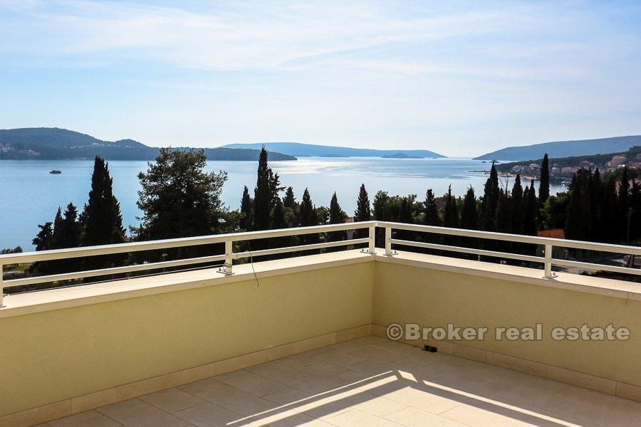 Trogir rivijera, penthouse s tri spavaće sobe