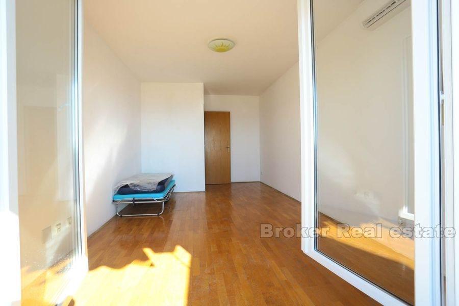 Split, Znjan, appartement deux chambres en bord de mer