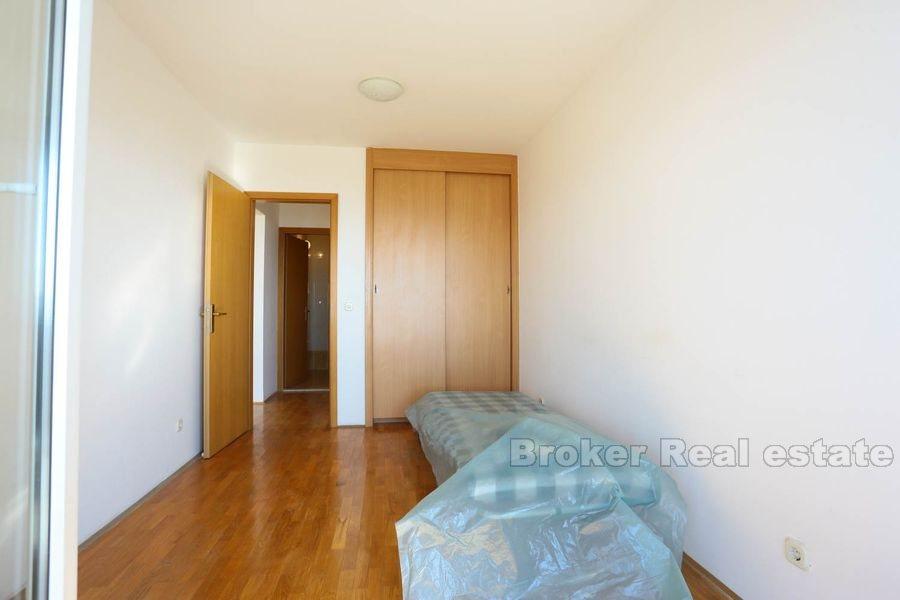 Split, Znjan, appartement deux chambres en bord de mer