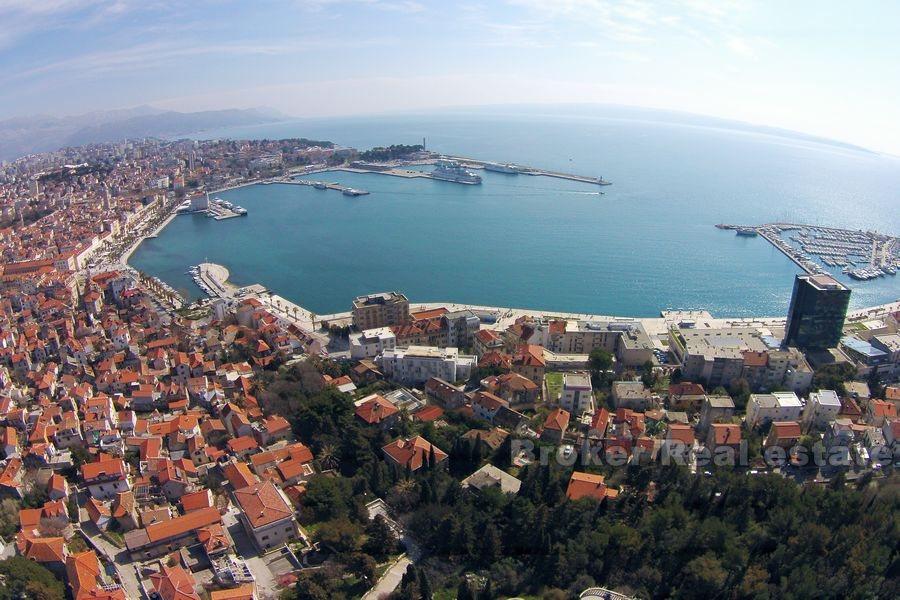 Split, Centrum, stavební pozemek v blízkosti Rivy