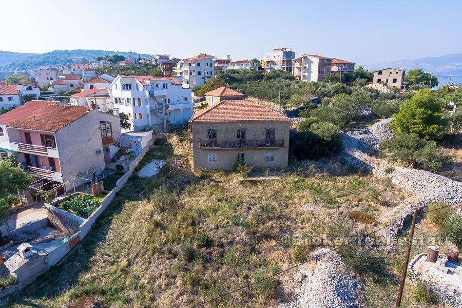 Otok Čiovo, kuća s pogledom na more