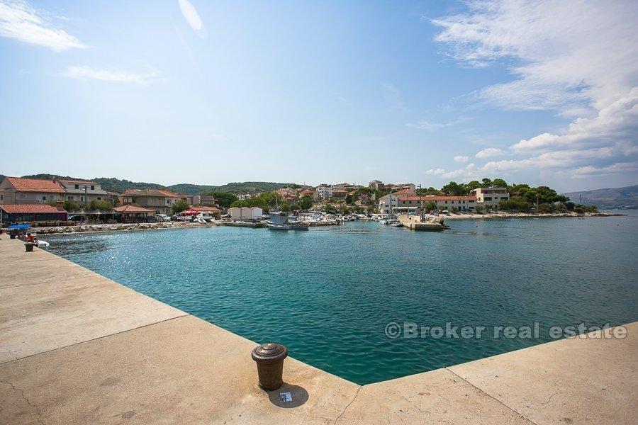 Otok Čiovo, kuća s pogledom na more