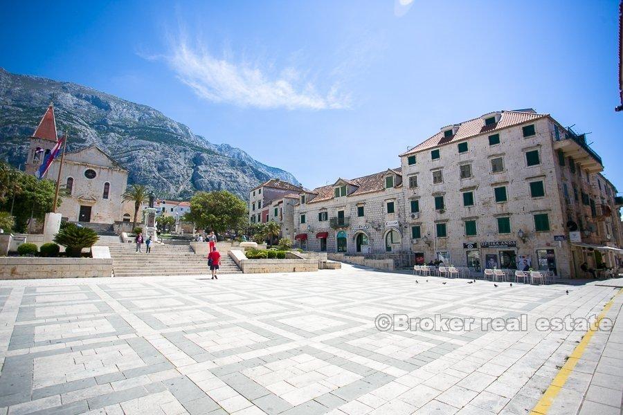 Makarska, duplex apartment in a stone house