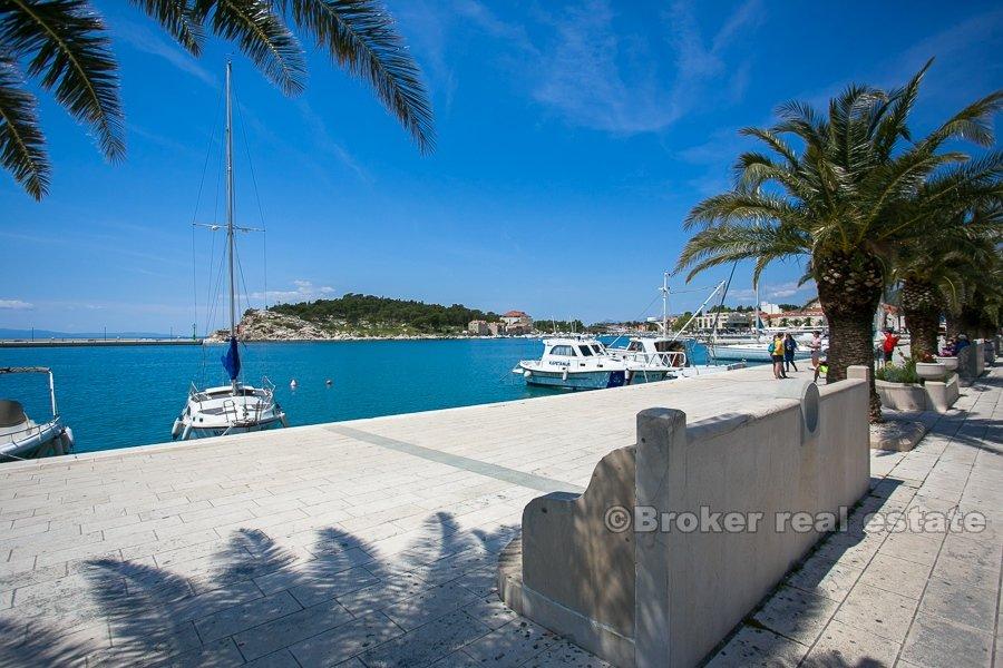 Makarska, duplex apartment in a stone house