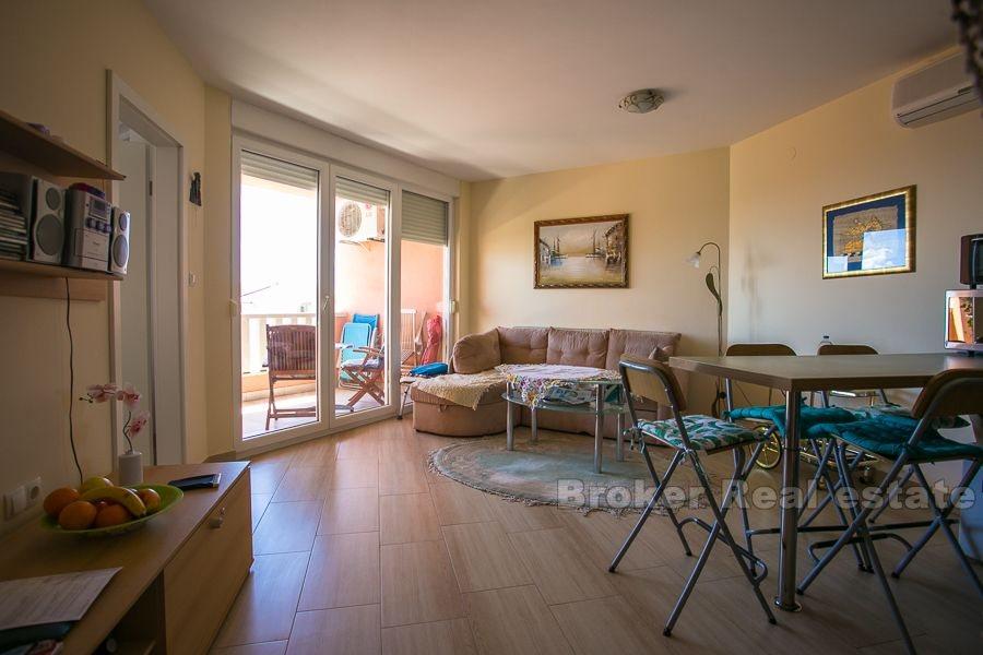 Île de Ciovo, bel appartement de deux chambres avec vue sur la mer