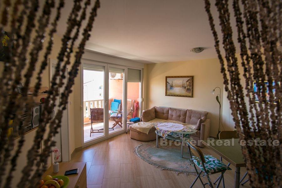 Île de Ciovo, bel appartement de deux chambres avec vue sur la mer