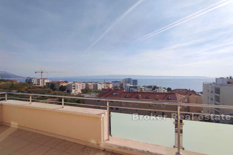 Split, Žnjan, nově postavený dvoupatrový penthouse