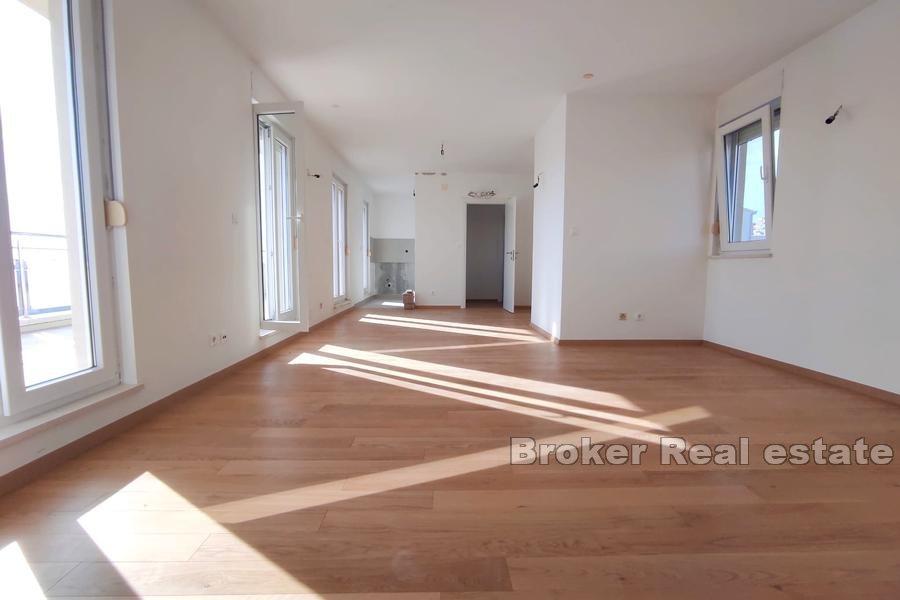 Сплит, Жнян, недавно построенный двухэтажный пентхаус