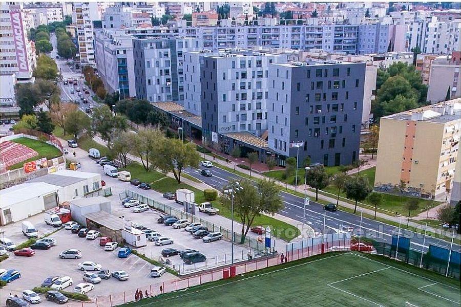 Split, Sukoisan, affärsutrymme i attraktivt läge