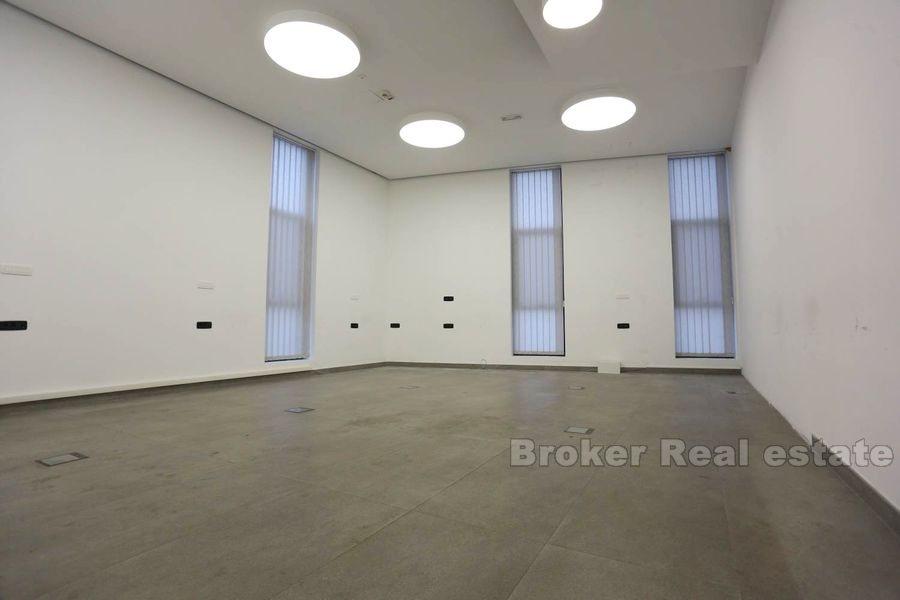 Split, Sukoisan, affärsutrymme i attraktivt läge