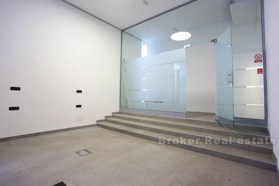 Split, Sukoisan, affärsutrymme i attraktivt läge