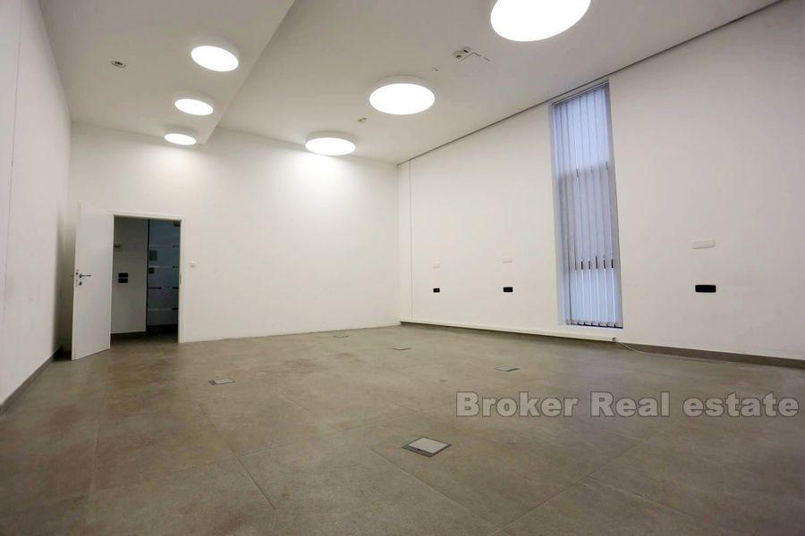 Split, Sukoisan, affärsutrymme i attraktivt läge