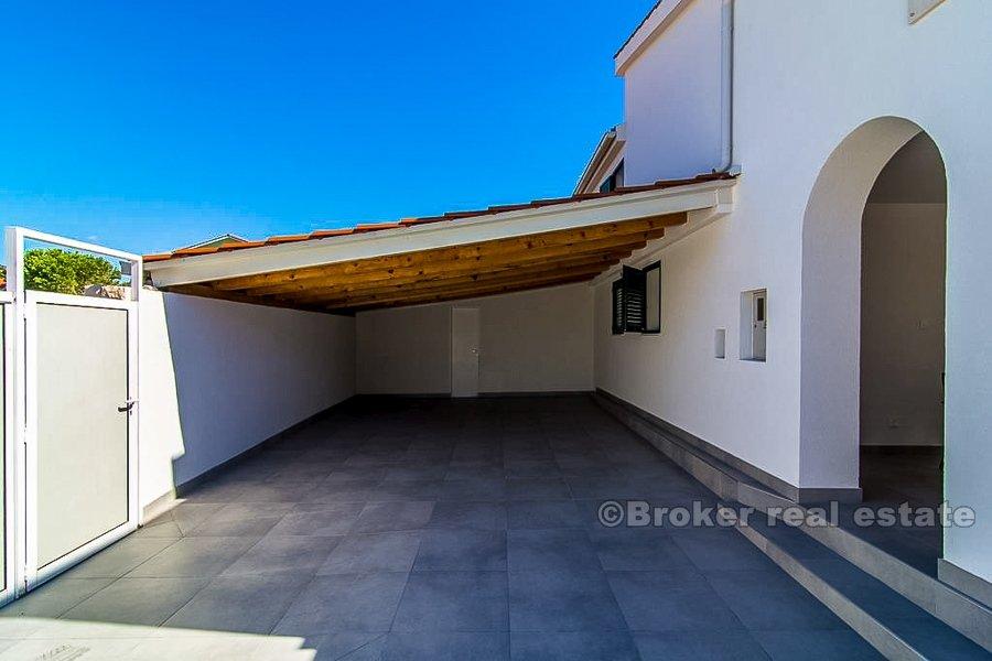 Rogoznica, villa med svømmebasseng, 40 meter fra sjøen