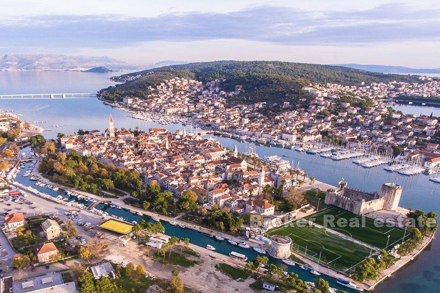 Trogir, maison en pierre rénovée dans le centre
