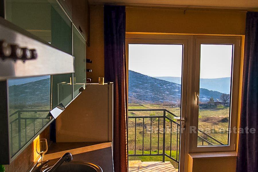 Split rejon, odnowiony dom z kamienia