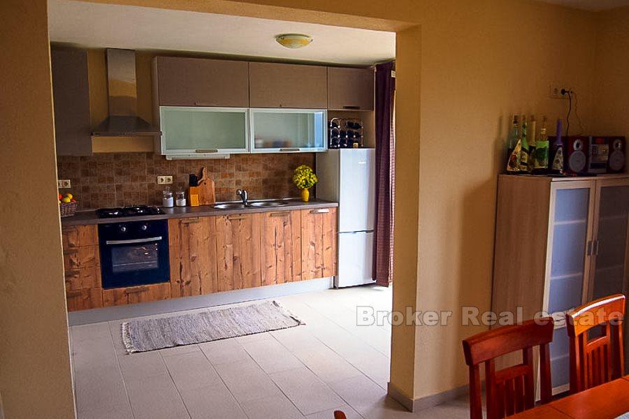 Split rejon, odnowiony dom z kamienia