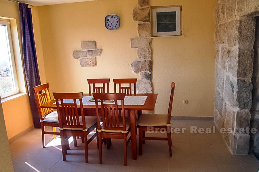 Split rejon, odnowiony dom z kamienia