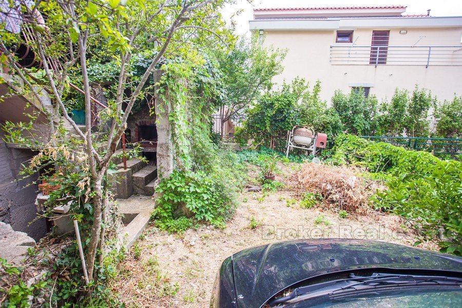 Omis, maison inachevée avec vue sur la mer