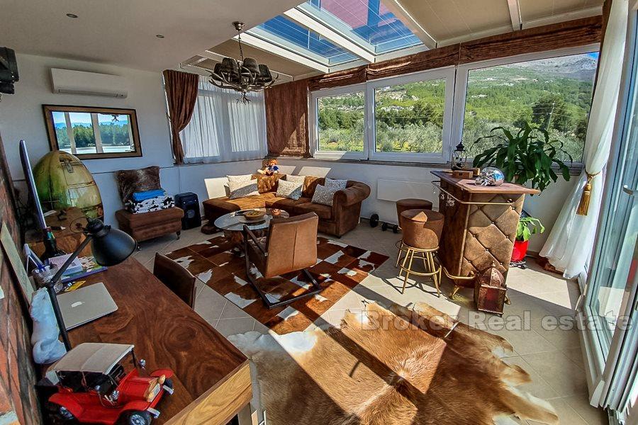 Blisko Splitu, Podstrana, atrakcyjny apartament z 3 sypialniami