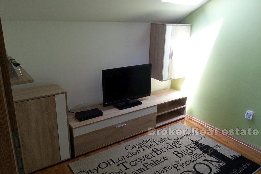 Kastela, steinhus ved sjøen