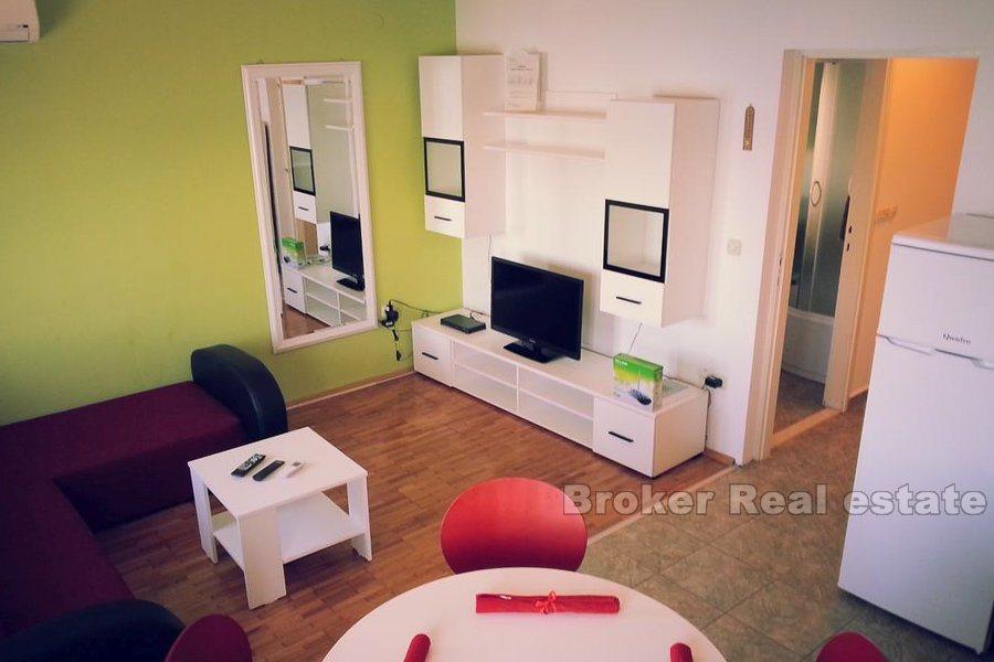 Kastela, steinhus ved sjøen