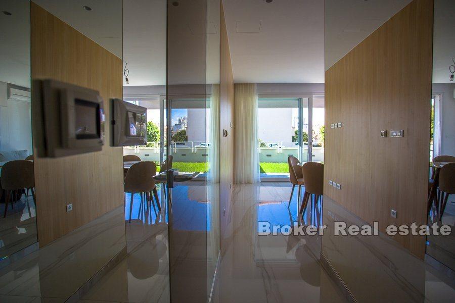 Split, Znjan, nowoczesny apartament z widokiem na morze