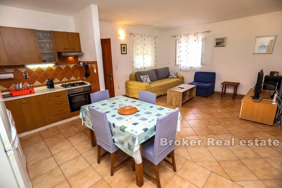 Рогозница, отдельный дом с видом на море