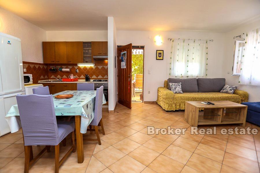 Рогозница, отдельный дом с видом на море