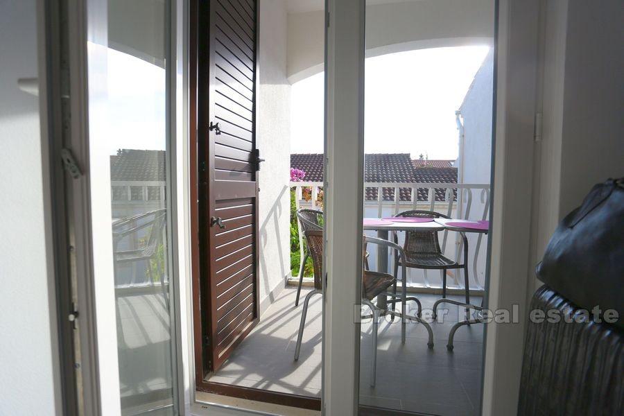 Split, Podstrana, odnowione mieszkanie z dwiema sypialniami