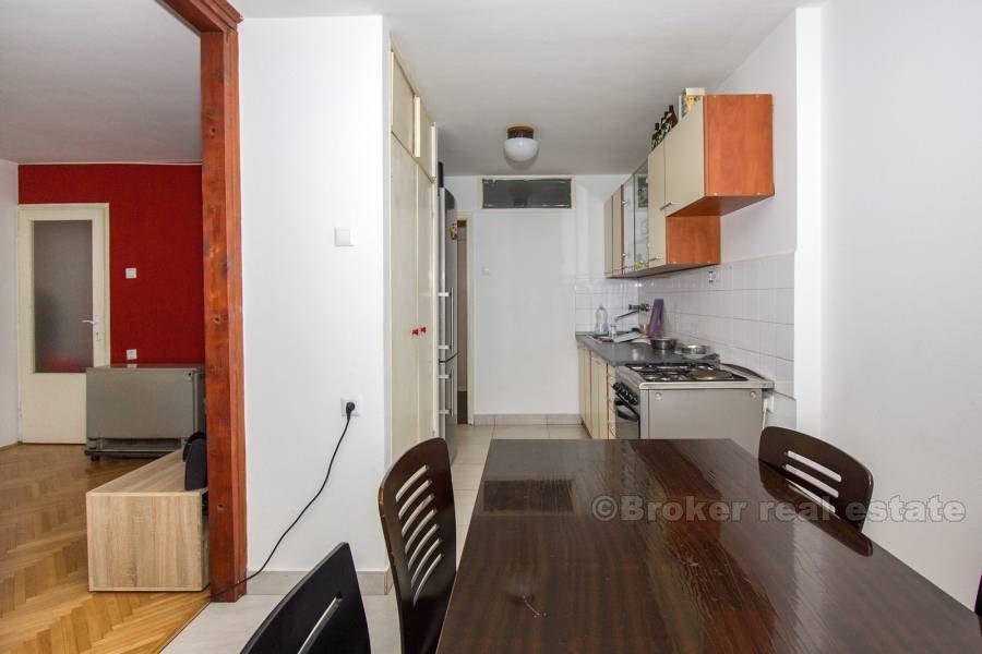 město Split, tří pokojový byt v blízkosti centra města