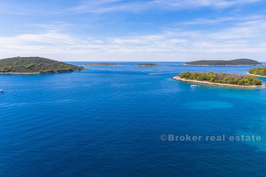 ostrov Šolta, stavební pozemek s krásným výhledem na moře
