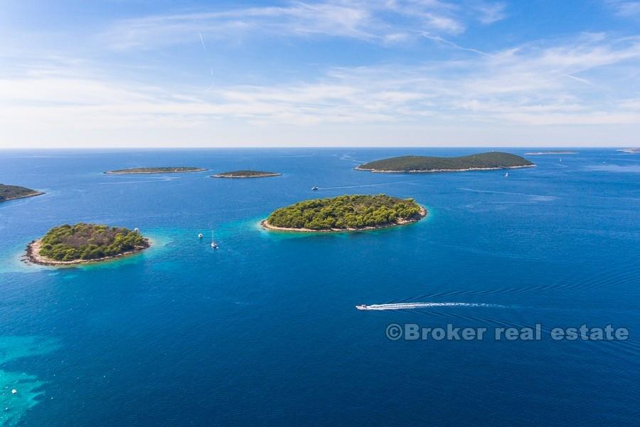 ostrov Šolta, stavební pozemek s krásným výhledem na moře