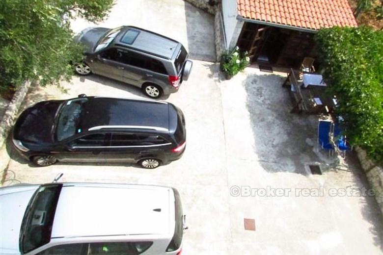 Insel Ciovo, schöne Villa erste Reihe zum Meer