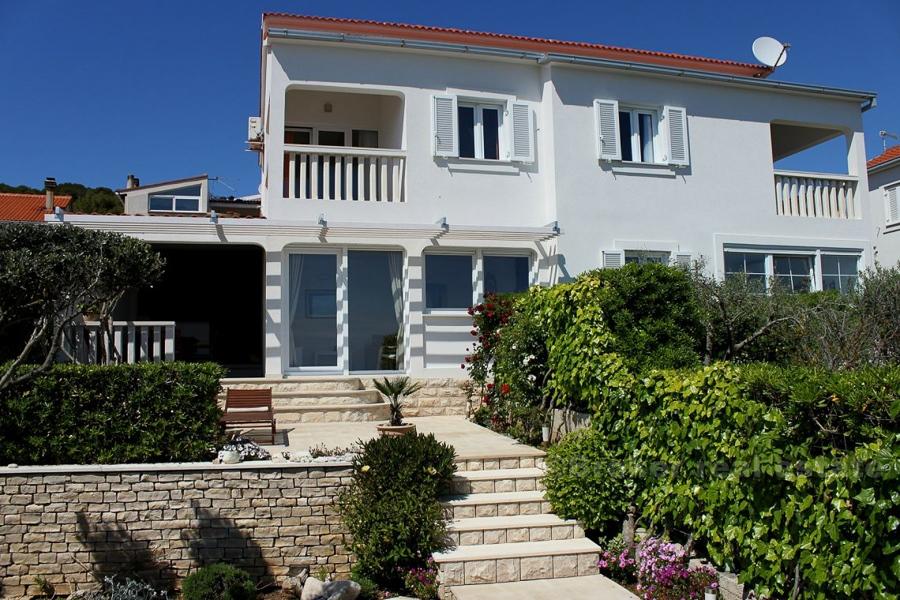 Isola di Vis, due case fantastiche