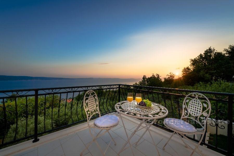 Omis, willa z basenem i fantastycznym widokiem