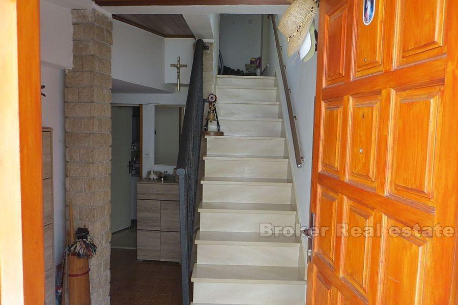 Kaštela, autohtona kamena kuća