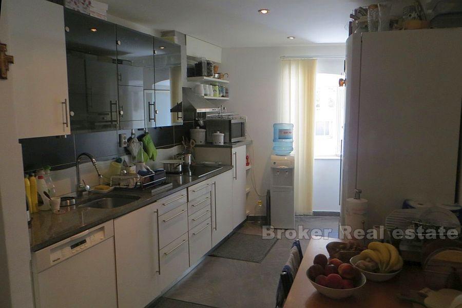 Kaštela, autohtona kamena kuća