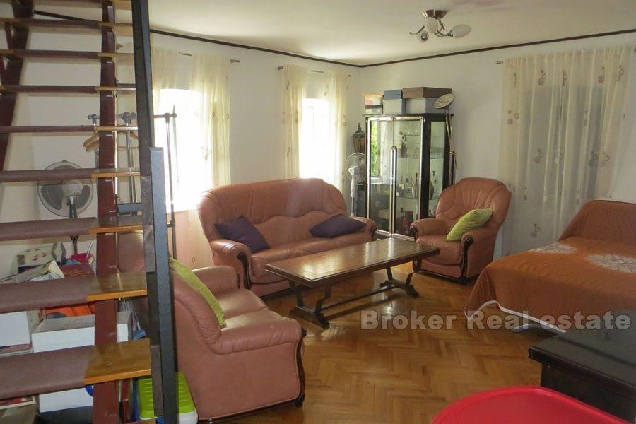 Kaštela, autohtona kamena kuća