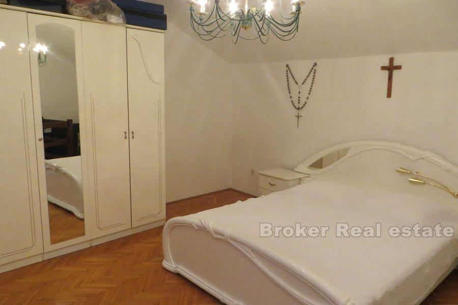 Kaštela, autohtona kamena kuća