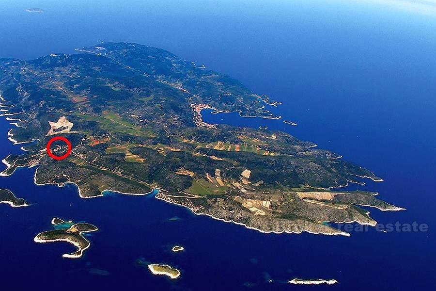 Vis - Stavební pozemek s výhledem na moře