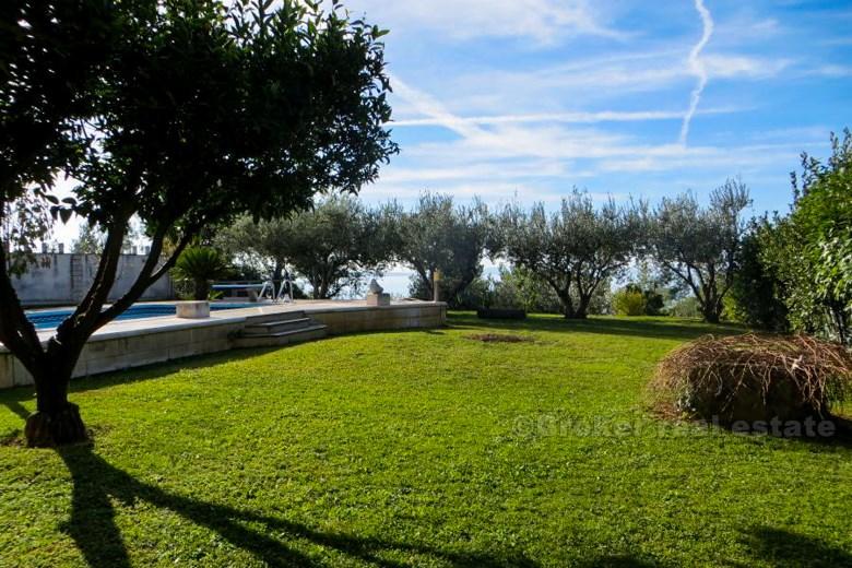 Podstrana, villa med svømmebasseng, ved sjøen