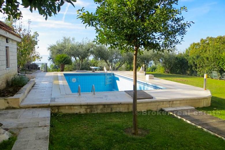 Podstrana, Villa mit Pool, am Meer